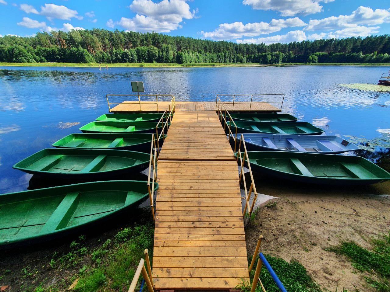 Лодки на озере Яльчик