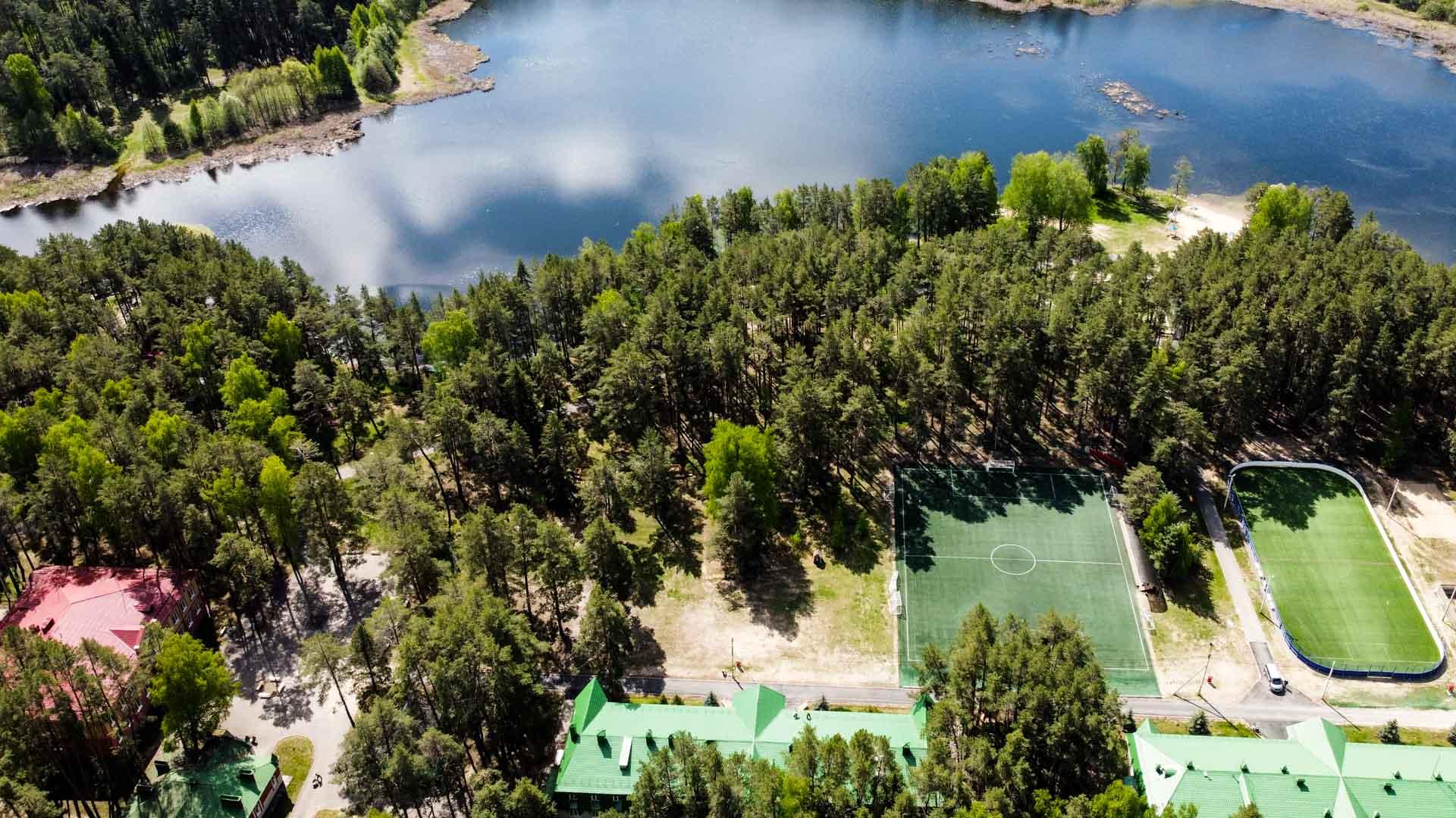 Территория базы отдыха с дрона